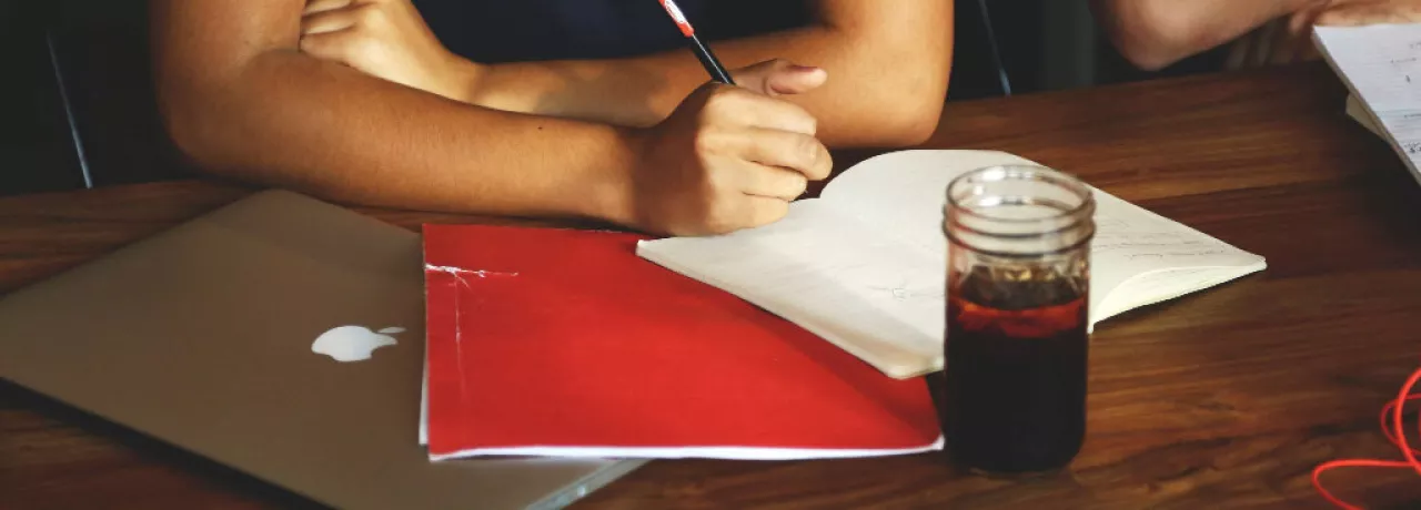 7-Ide-Acara-Bonding-Karyawan