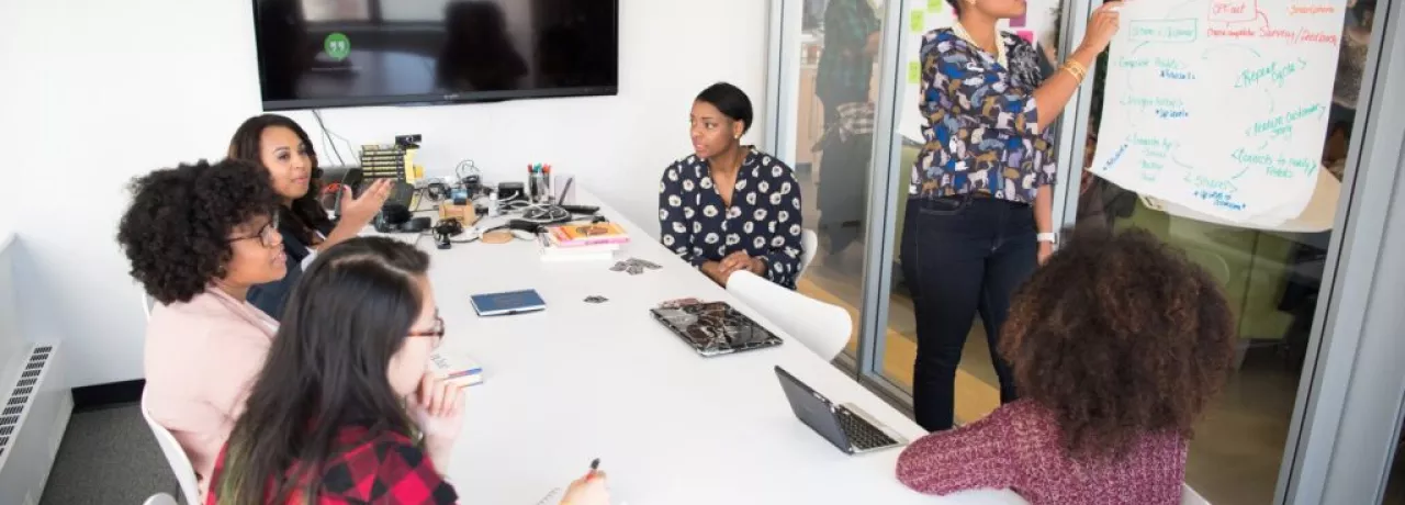 Bagaimana-Kriteria-Lingkungan-Kerja-yang-Baik