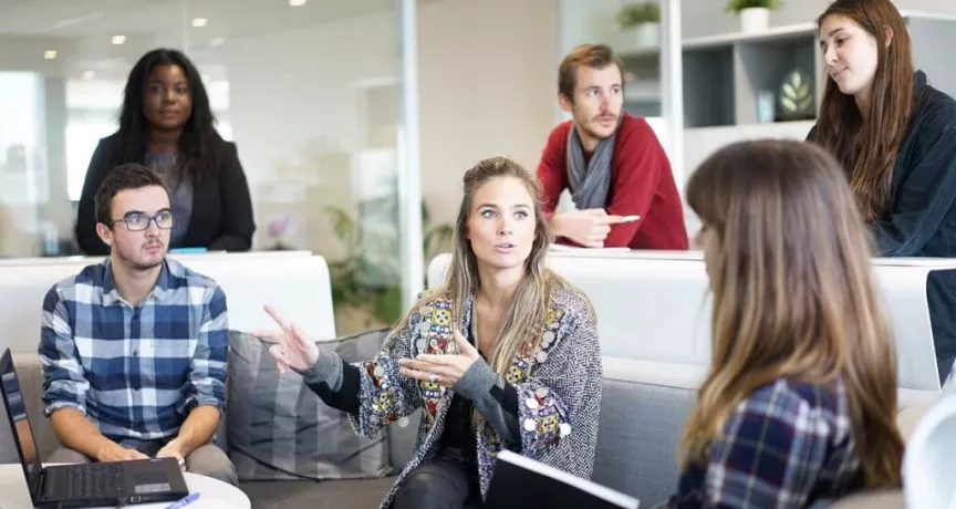 6-Faktor-yang-Mempengaruhi-Lingkungan-Kerja