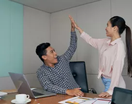 Hubungan kerja adalah