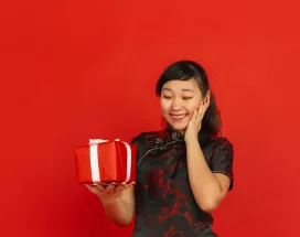 hadiah imlek karyawan