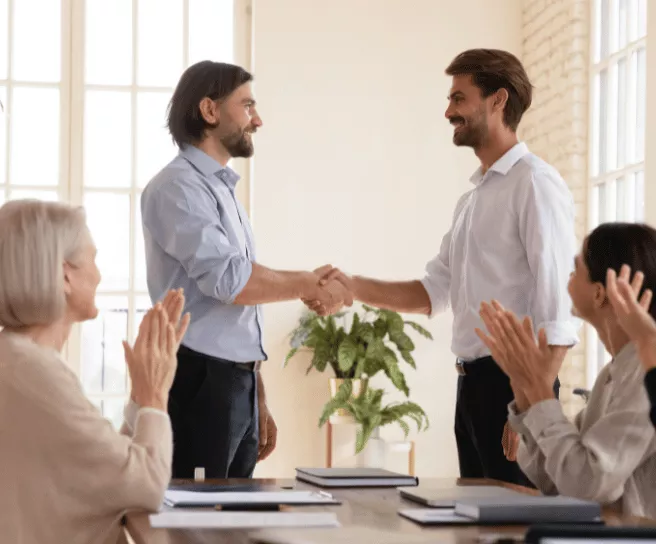 MEMBERIKAN MOTIVASI DAN PENGHARGAAN KEPADA KARYAWAN 656 x 544